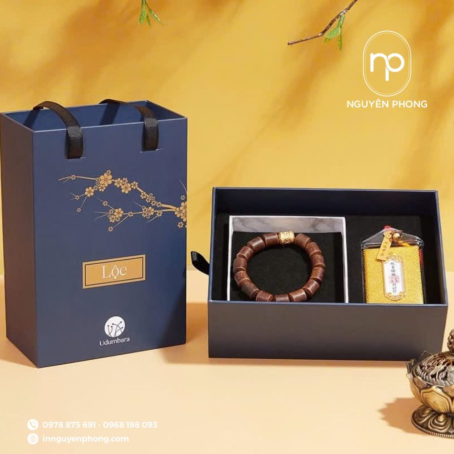 Thiết kế hộp cứng độc lạ, nổi bật